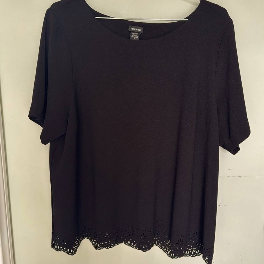 EUC Torrid plus size 3X black short sleeve blouse with cut out details